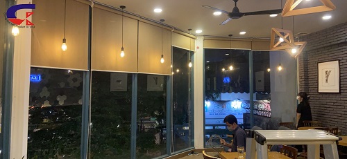 R&egrave;m Cuốn Chống Nắng Tại Qu&aacute;n LaFam CaFe 199 Hoa Lan, P.2, Quận Ph&uacute; Nhuận